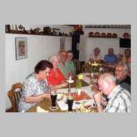 59-05-1199 Kirchspieltreffen Schirrau 2006 - Das Ehepaar Werschy geniesst den Nachtisch.jpg